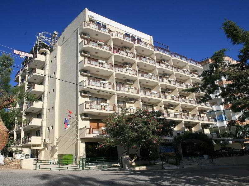 Saturn Hotel Кушадасъ Екстериор снимка