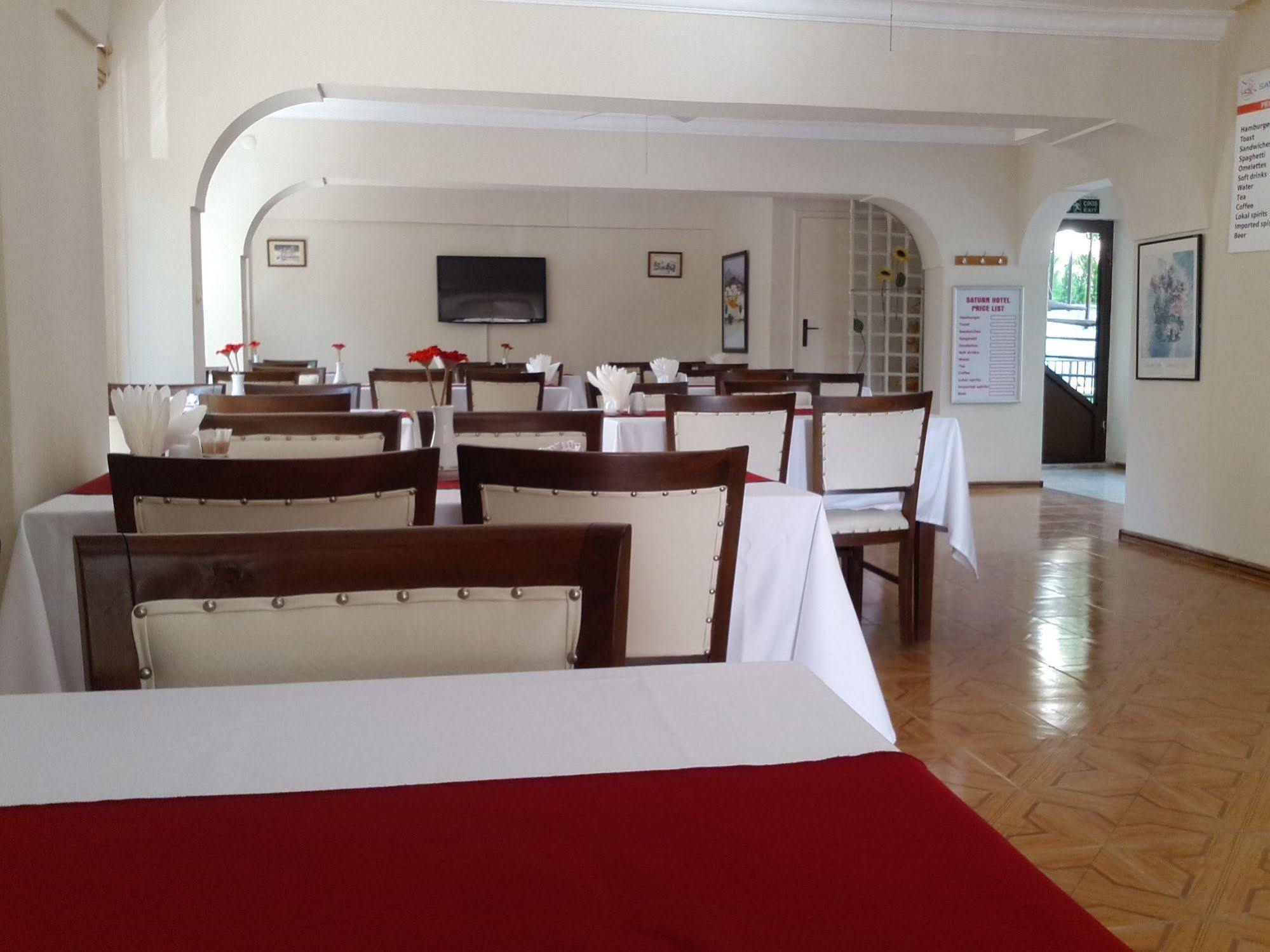 Saturn Hotel Кушадасъ Екстериор снимка