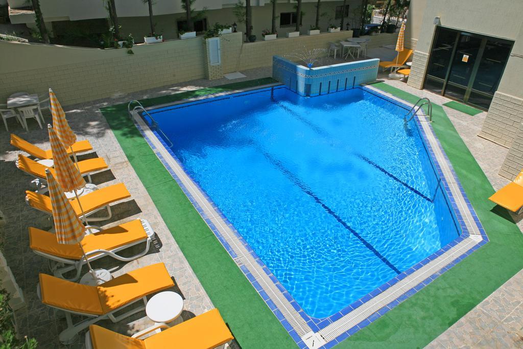 Saturn Hotel Кушадасъ Екстериор снимка